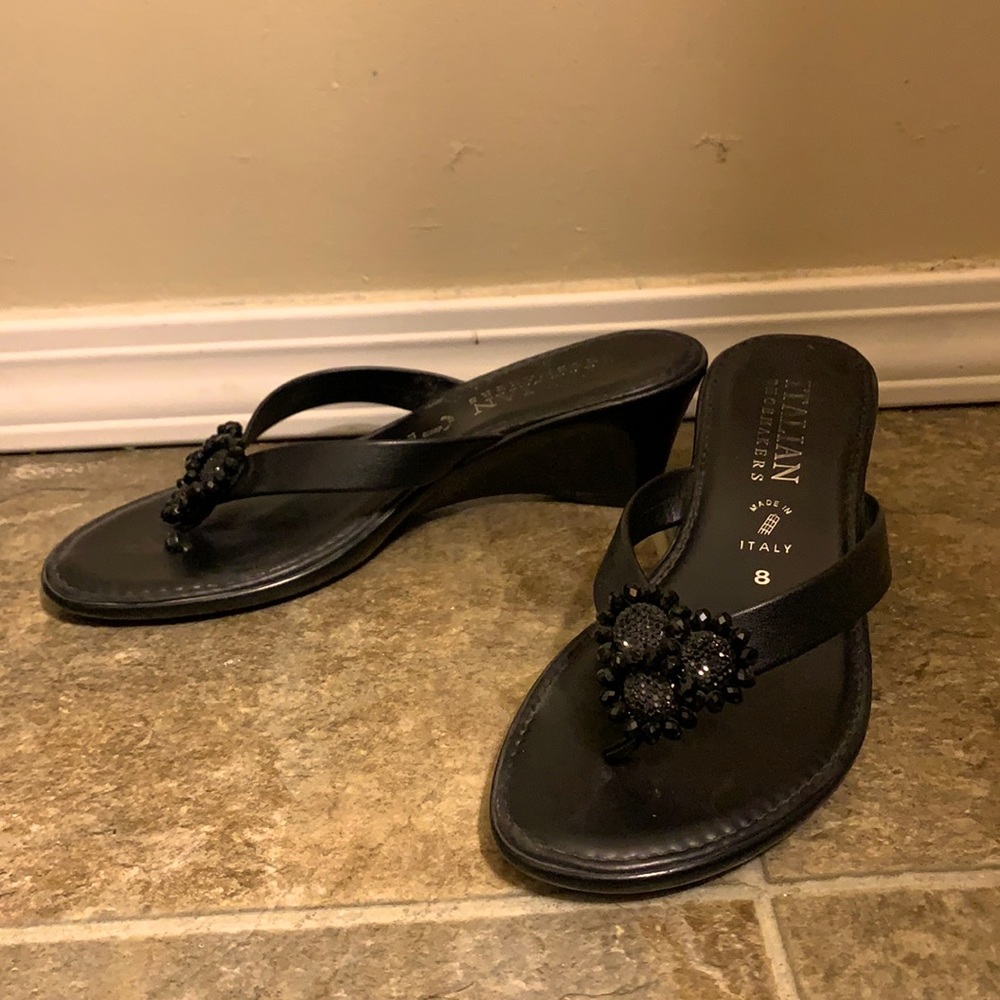 Black heel sandals